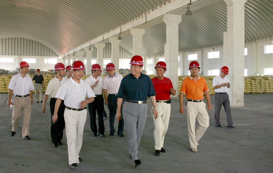 2007年8月中央政治局委员俞正声视察东圣集团